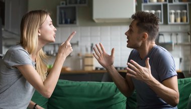 Sonhar com traição do cônjuge: sinais de insegurança ou alerta espiritual?