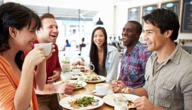 Os signos na hora do almoço