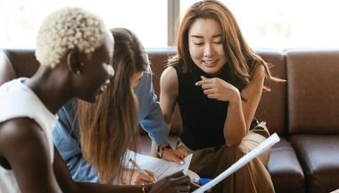 Como ter boas relações no ambiente de trabalho?