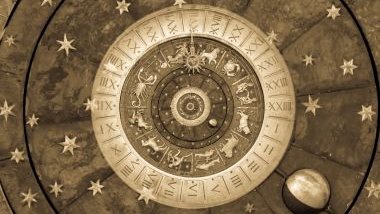 Imagem de uma mandala astrológica na cor dourada envelhecida.