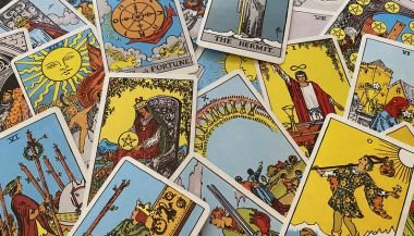 Cartas de Tarot: conheça seus significados e importância neste oráculo