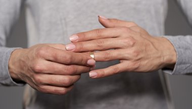 Fiel x infiel: descubra de qual lado está o seu signo