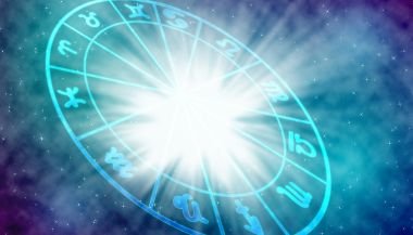 Horóscopo do dia de hoje (17/02): previsões dos signos para segunda-feira