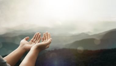 Horóscopo do dia de hoje (29/04): previsões dos signos para segunda-feira