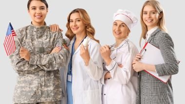 Imagem de 4 mulheres com profissões diferentes entre si.