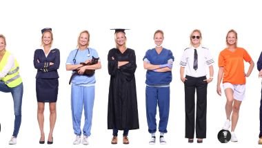 Imagem de uma mulher e suas várias versões como profissional.