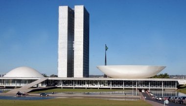 Como Saturno está influenciando o cenário político