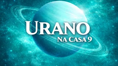 Ilustração do planeta Urano em tons azul-esverdeados, com anéis visíveis, sobre um fundo cósmico luminoso. Texto central em destaque: “URANO” e, abaixo, “NA CASA 9”, em fonte branca e grande.
