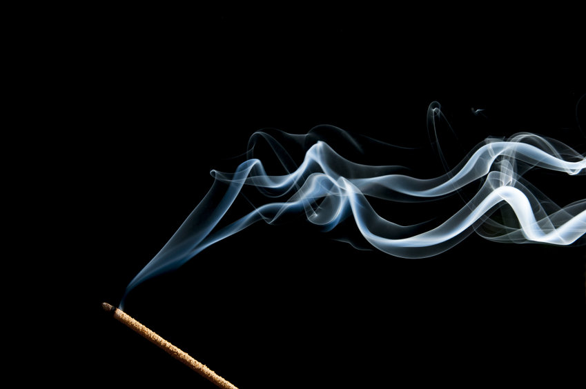 Incenso aceso.