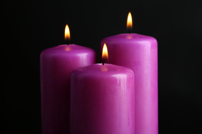 Velas roxas.