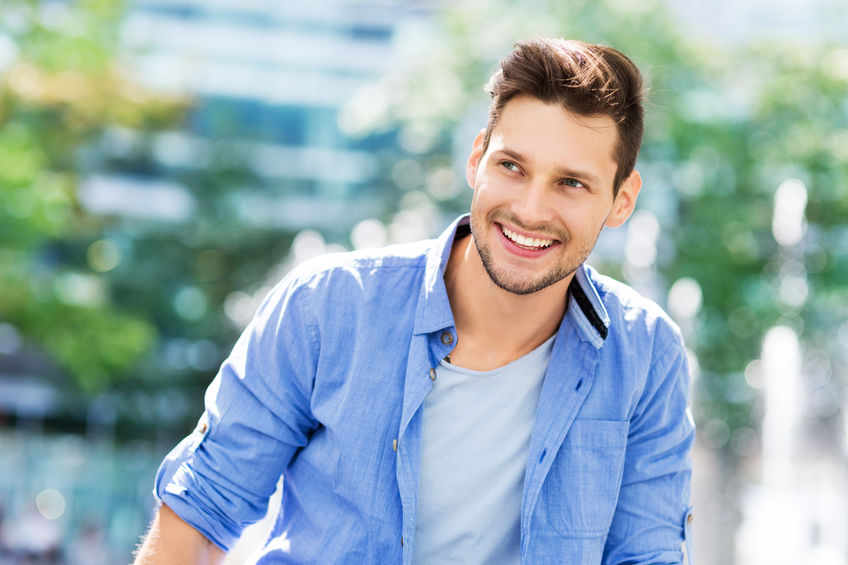 Homem sorrindo 