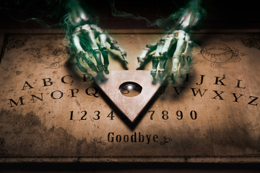 Fantasma comunicando-se por Ouija