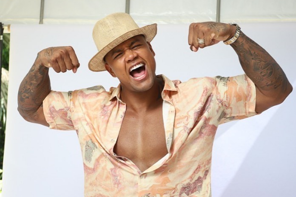 Leo Santana.