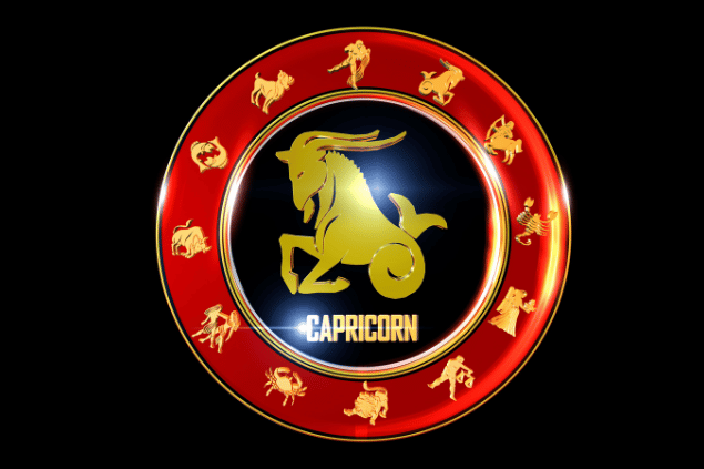 No foco da imagem, há o símbolo do signo de Capricórnio.