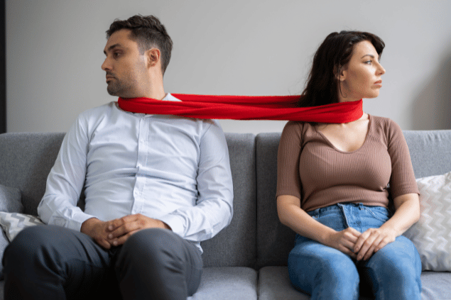 Casal de relacionamento codependente.