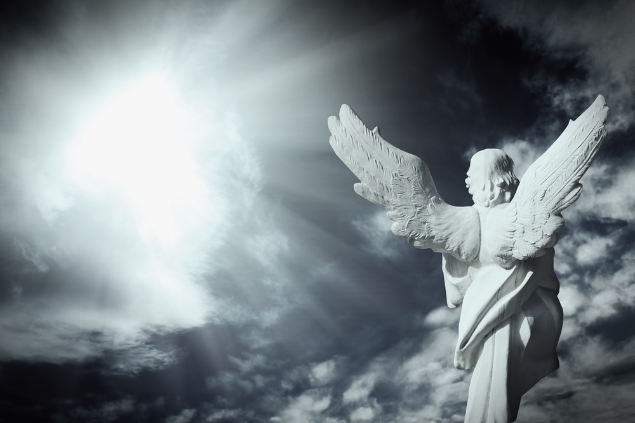 Estátua de anjo de costas