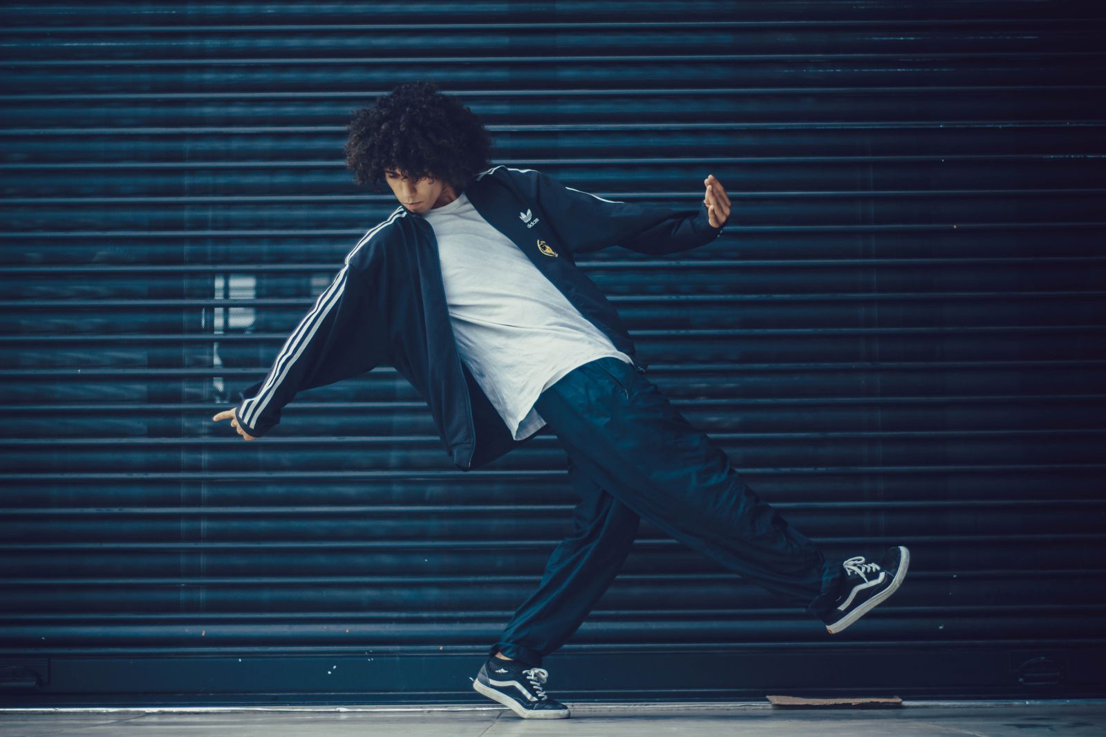 Homem dançando hip hop