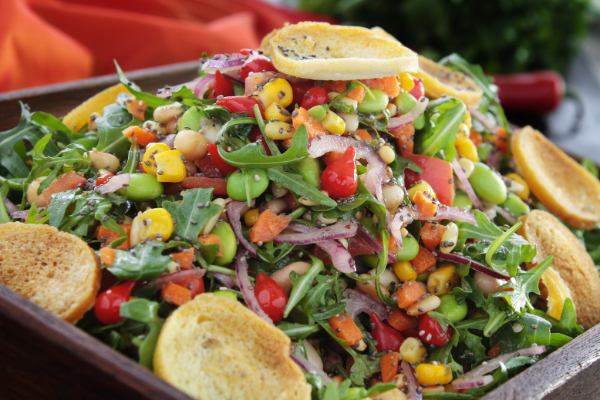 Salada de grãos empratada