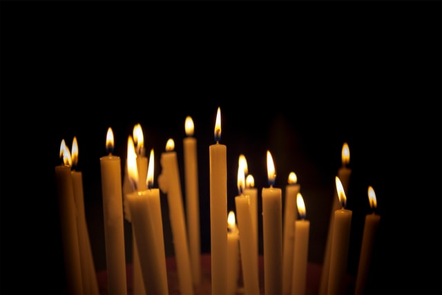 Velas acesas.