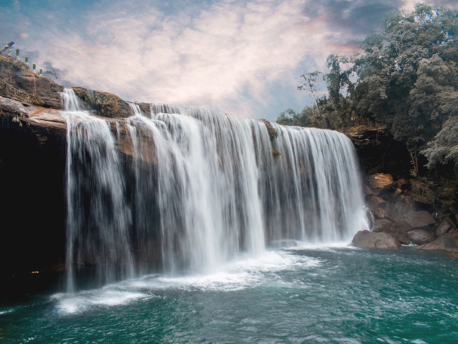 Cachoeira agitada