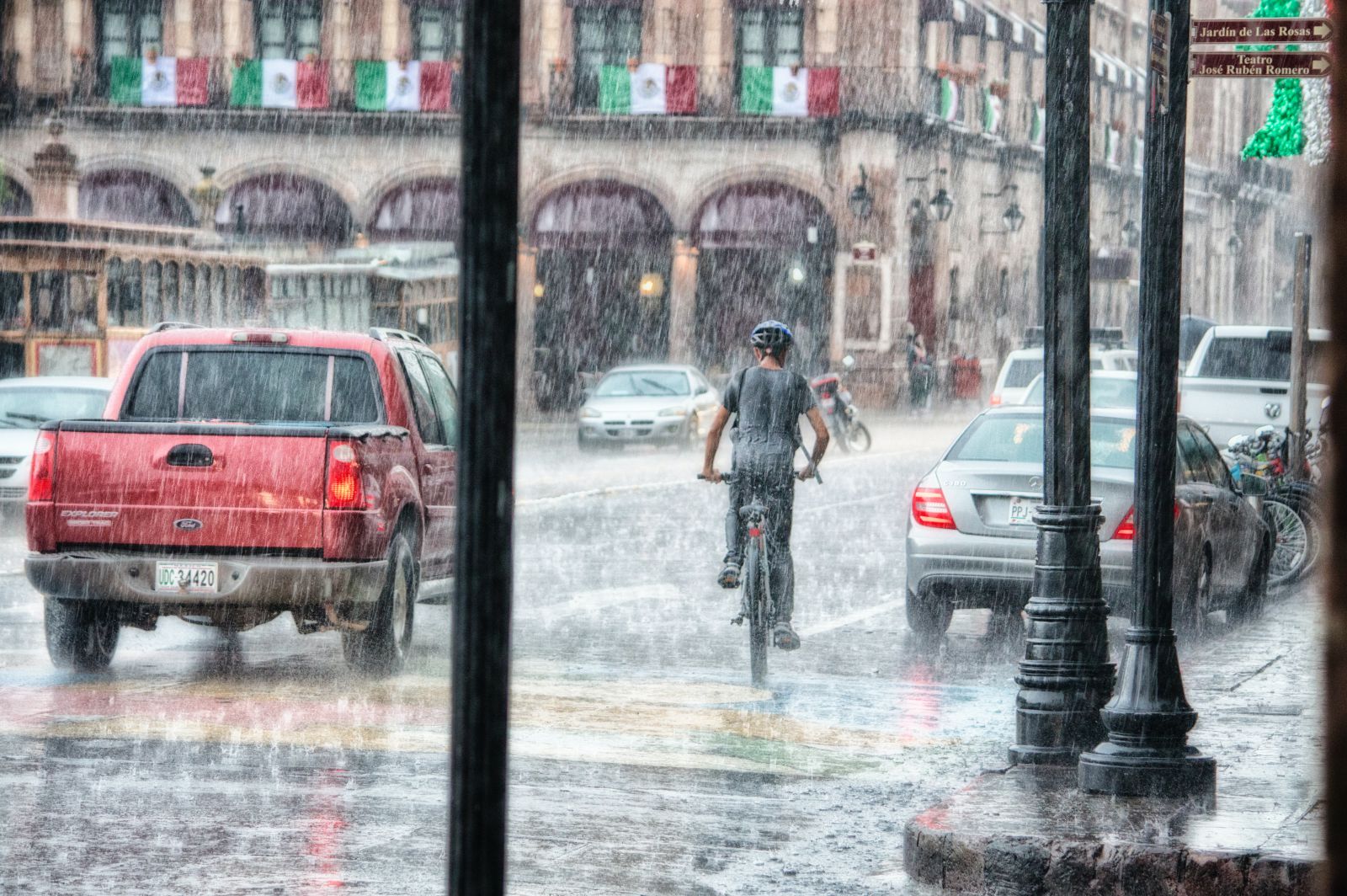 Chuva forte em uma cidade