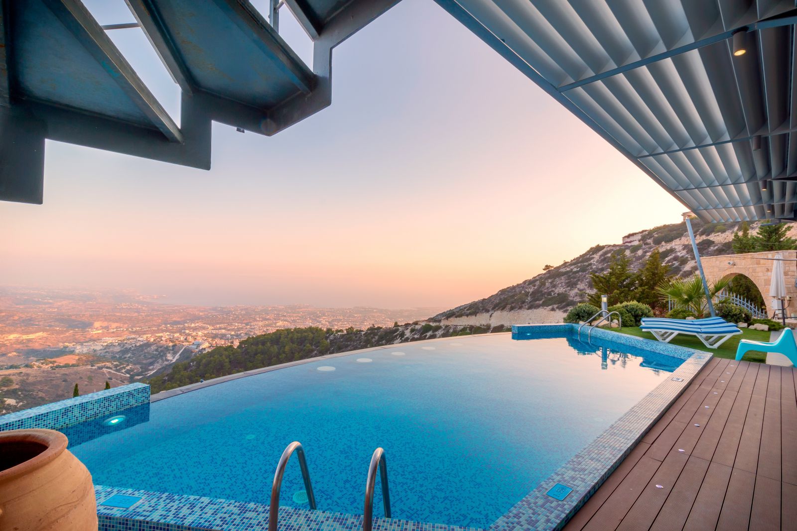 Piscina em uma casa