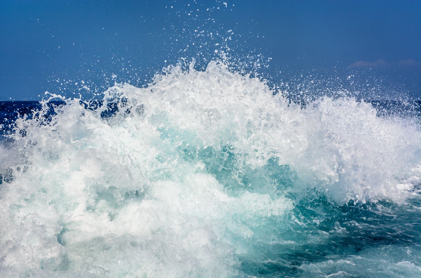 Onda agitada no mar 