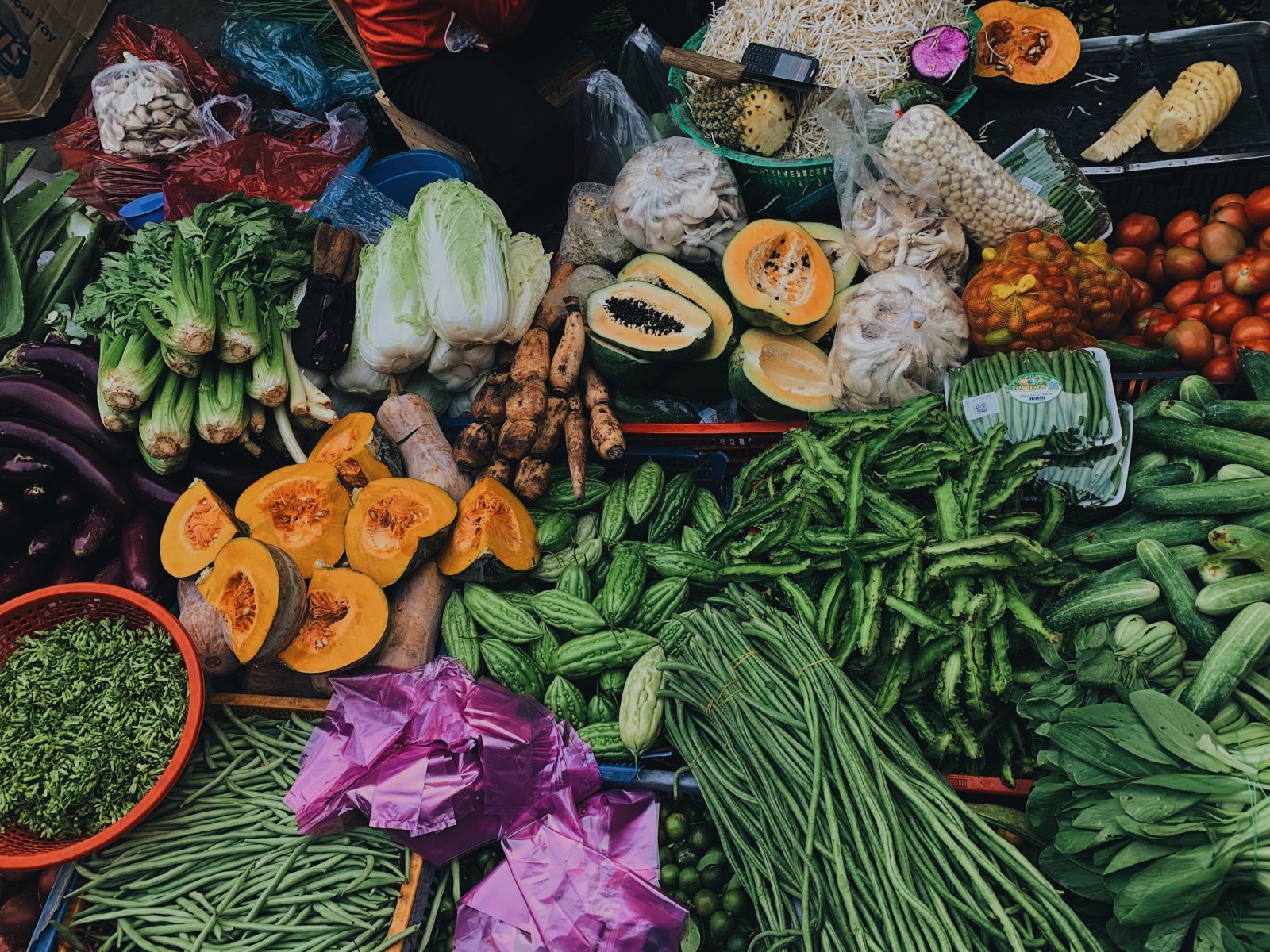 Verduras e legumes na feira