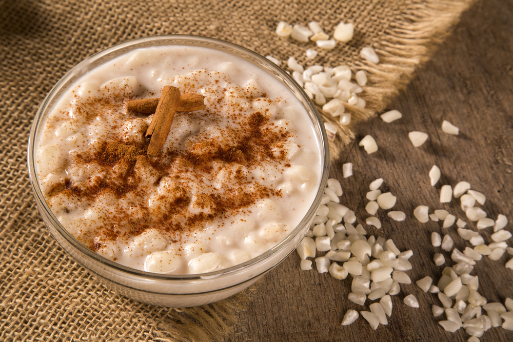 Canjica com canela.